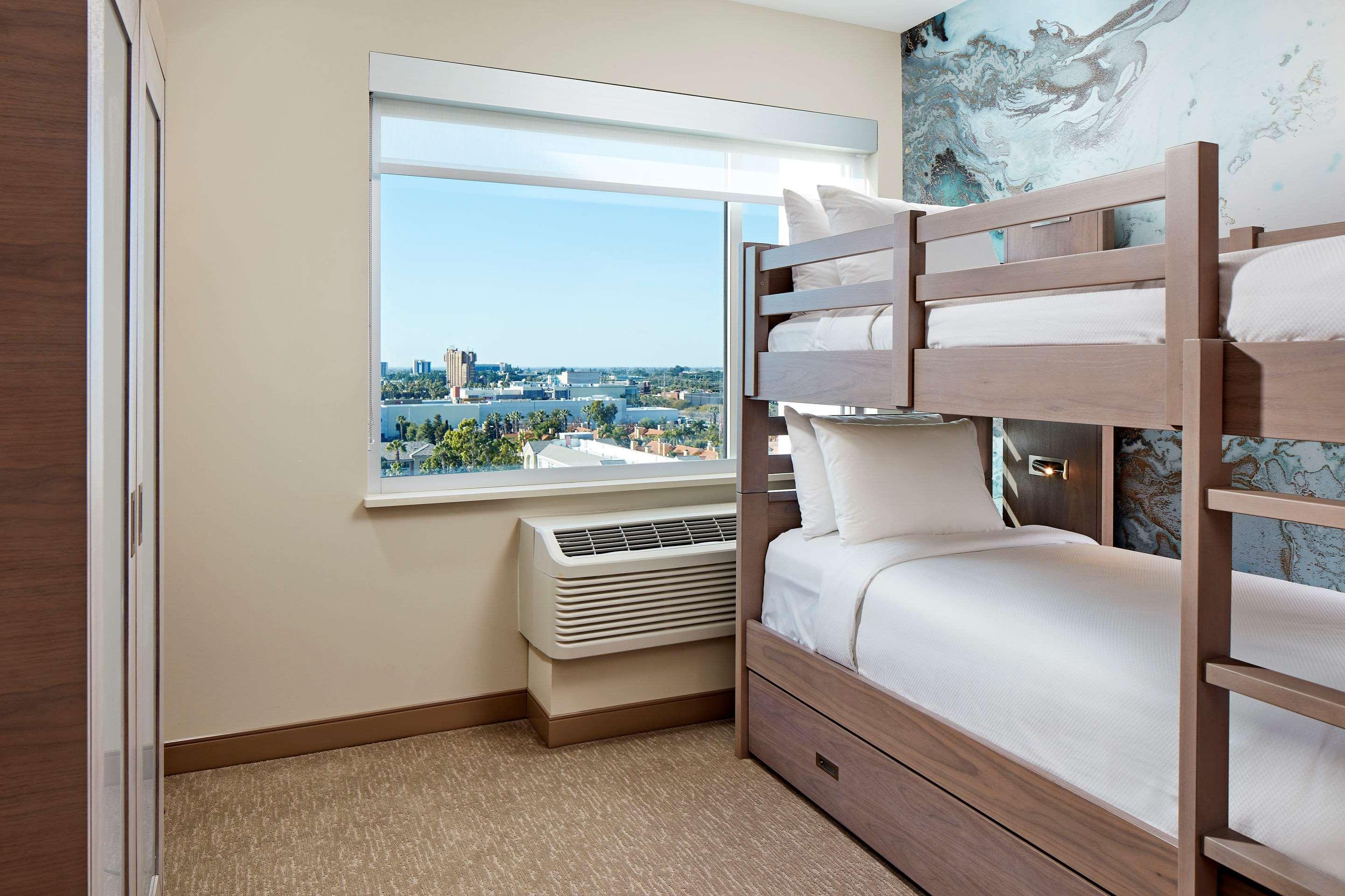 Cambria Hotel & Suites Anaheim Resort Area Εξωτερικό φωτογραφία